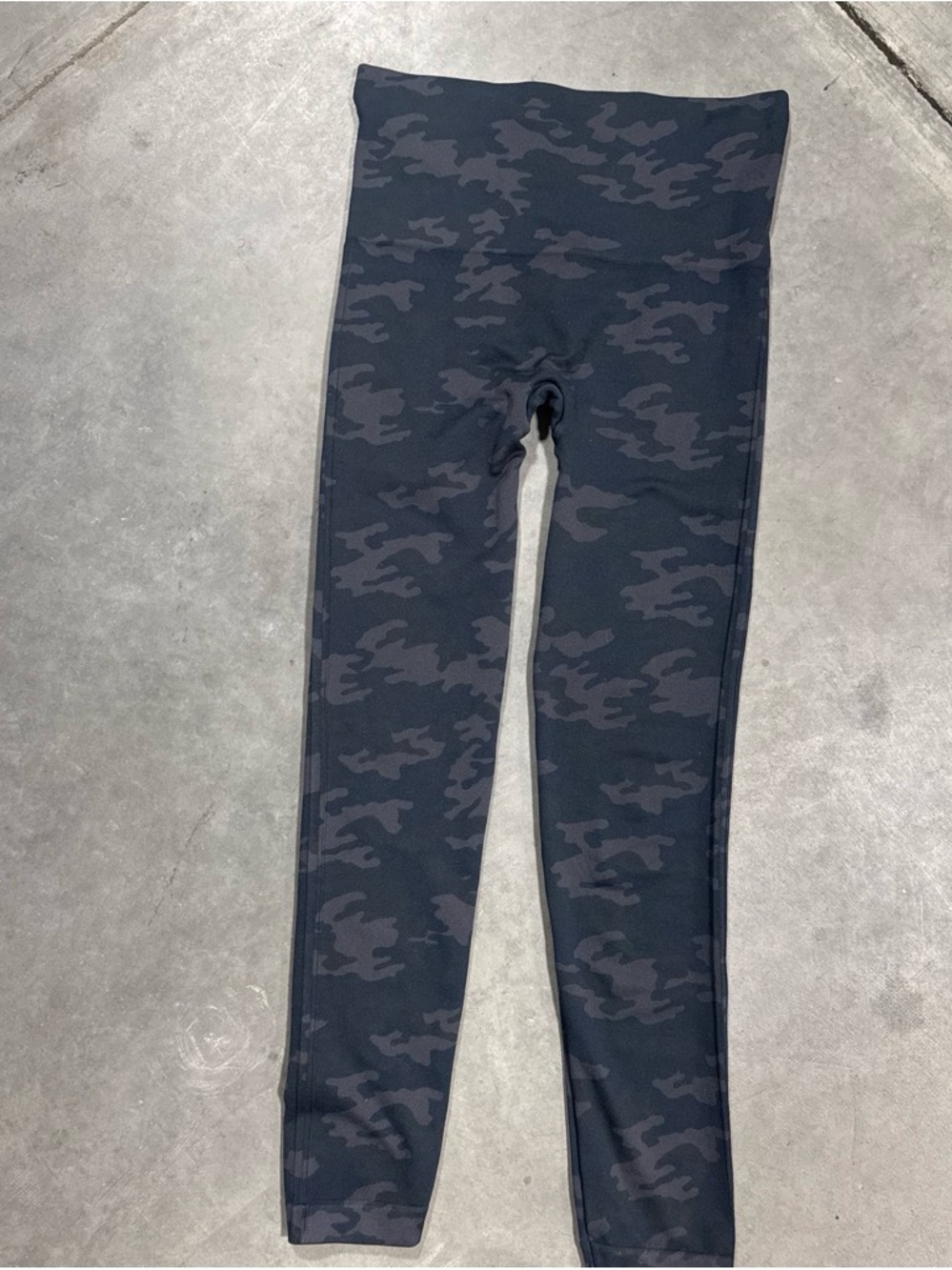 SPANX womens Black Camo High-Waist Leggings